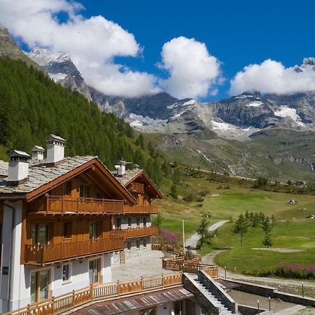 3 Chalets Aparthotel Breuil-Cervinia Bagian luar foto
