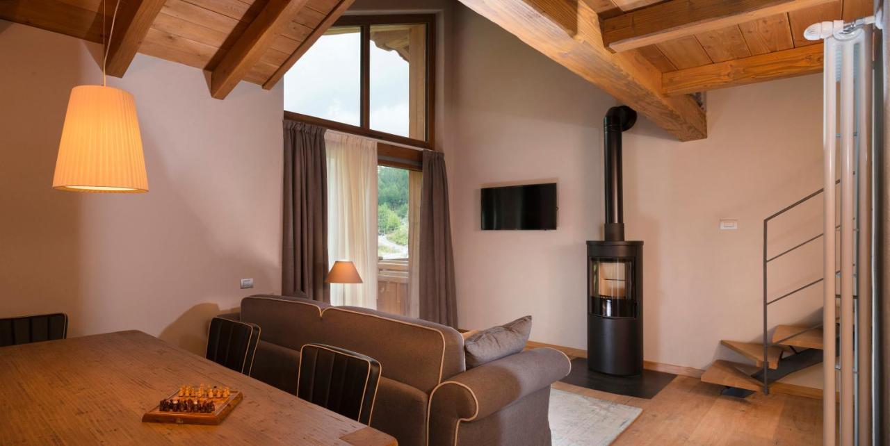 3 Chalets Aparthotel Breuil-Cervinia Bagian luar foto