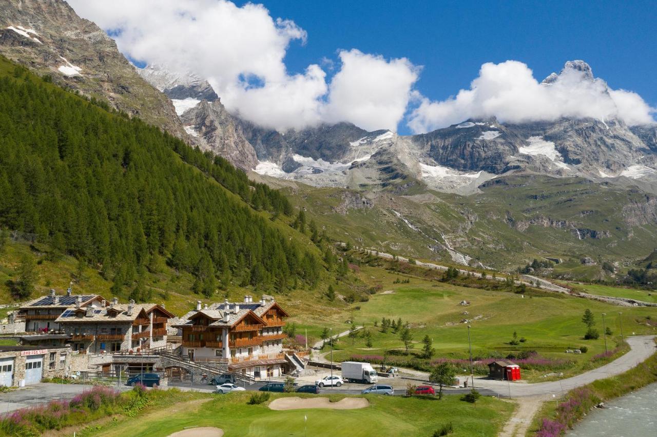 3 Chalets Aparthotel Breuil-Cervinia Bagian luar foto